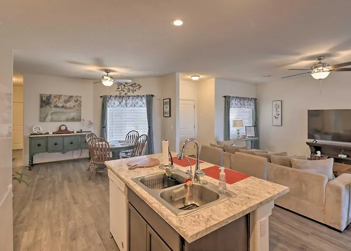 Sunny Bullhead W/ Patio & Mtn View! * Bullhead City