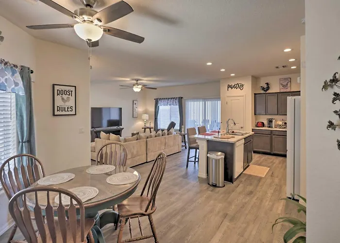 Sunny Bullhead W/ Patio & Mtn View!
