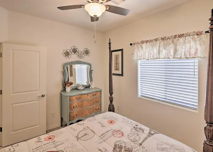 Sunny Bullhead W/ Patio & Mtn View! Holiday home Bullhead City